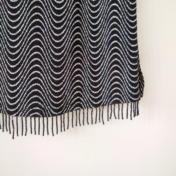 ๐ vintage sparkle and beaded tassel black tank - Picture 3 of 3